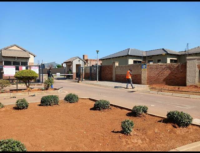 3 BEDROOM HOUSE FOR SALE IN THE ORCHARDS